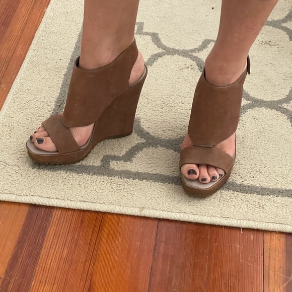 Vince Camuto wedges - Picture 5 of 6